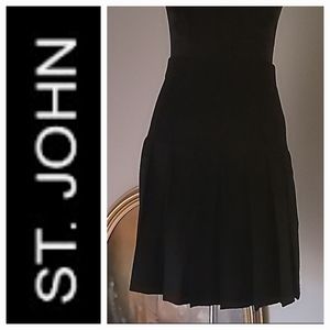 ST JOHN Collection Solid Black Fully Peated Skirt. Size 2